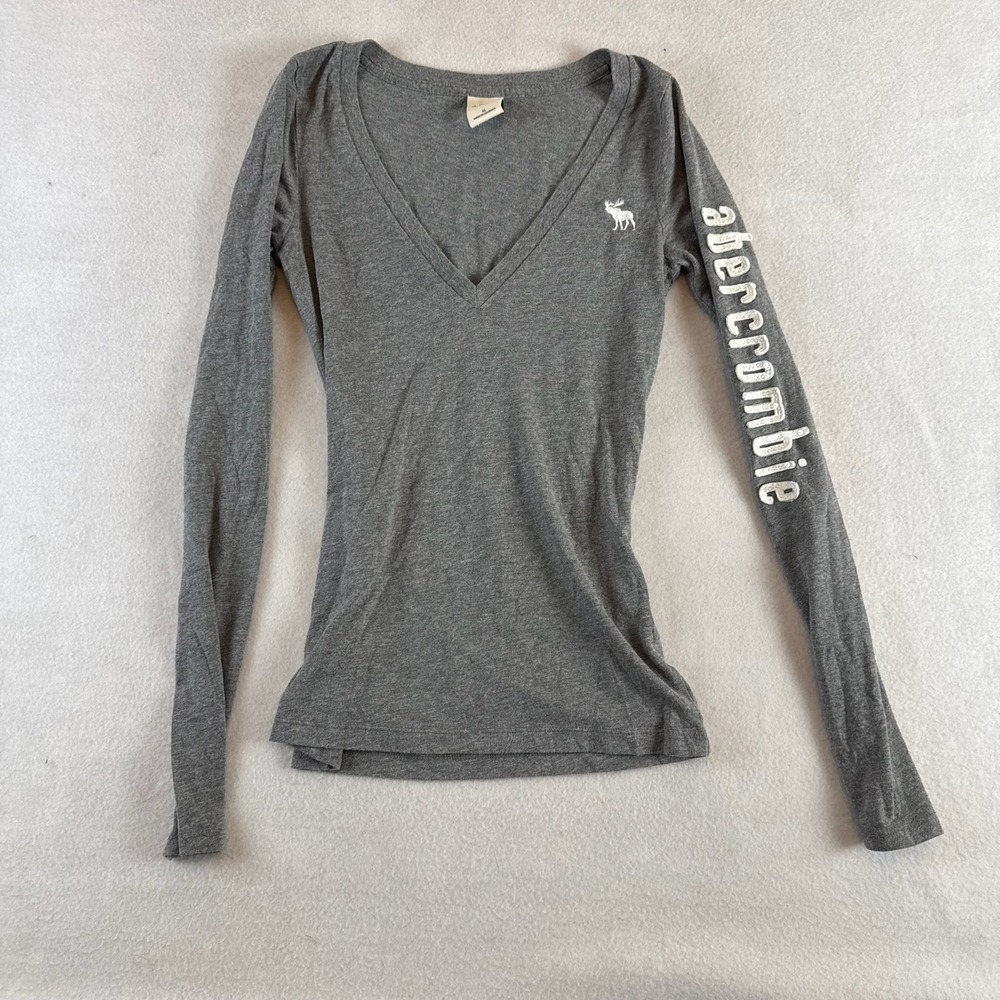 Y2K Abercrombie Girls XL Gray V-Neck Long Sleeve Sequin Logo Tee Shirt